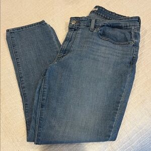 Levi's Women's Skinny Jeans in Medium Blue Wash